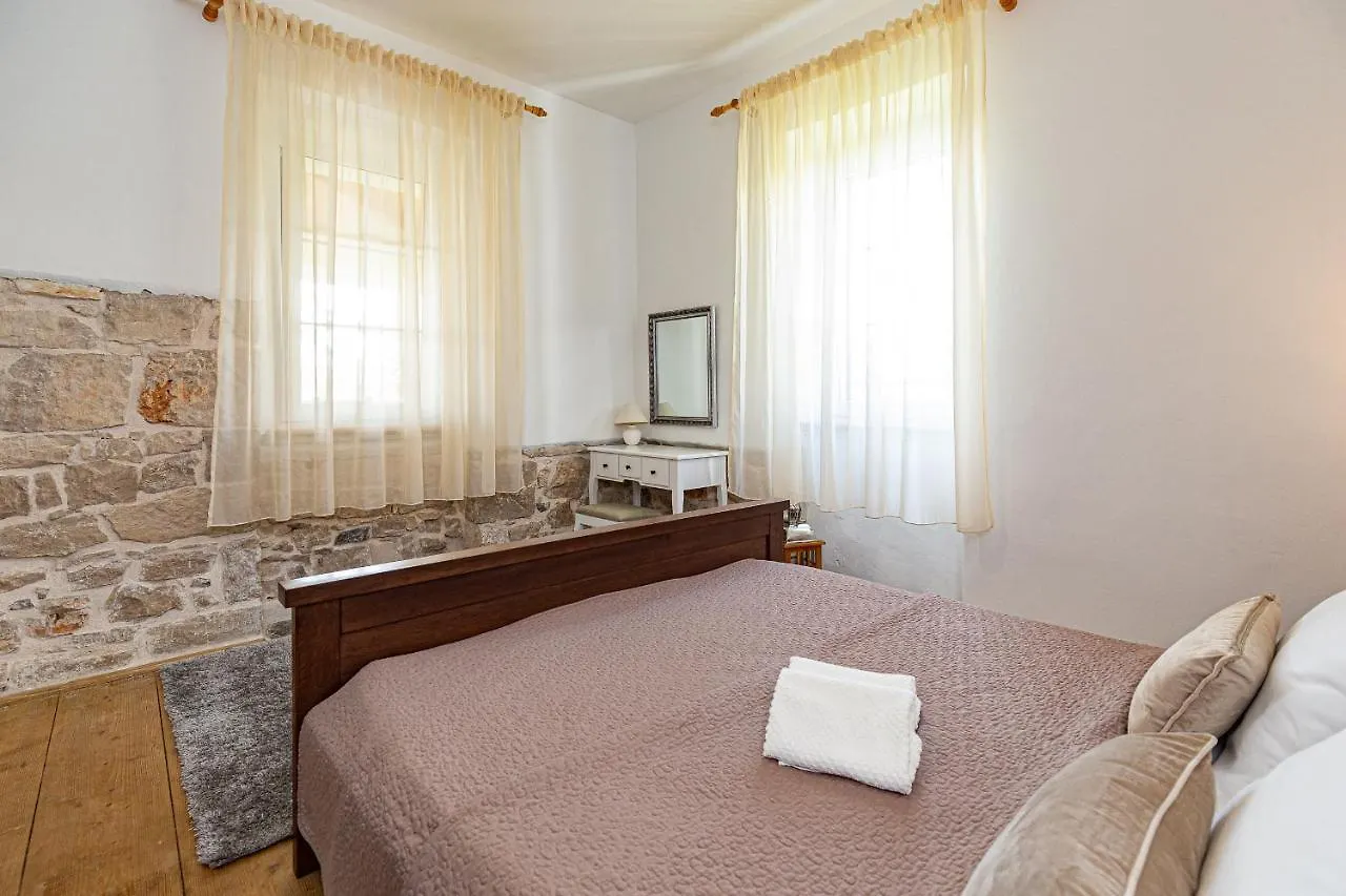 Holiday Home Frane Sukošan Vila