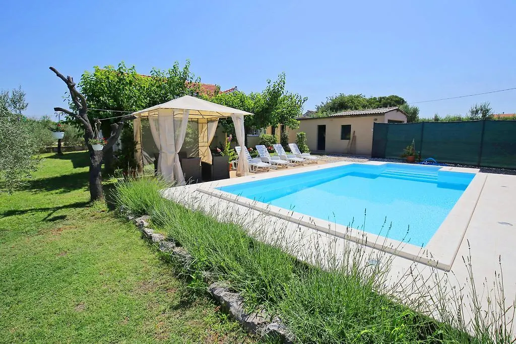 Holiday Home Frane Sukošan 0*,